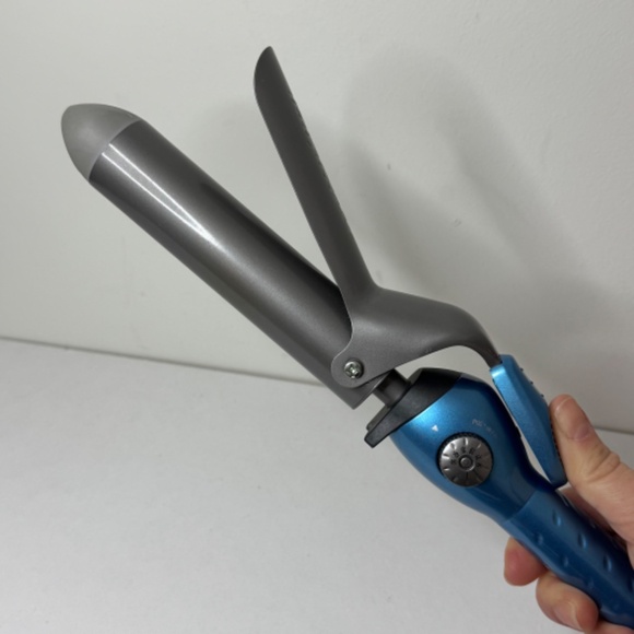 BaBylissPRO® Nano Titanium™ 1¼" Spring Curling Iron - Picture 4 of 11